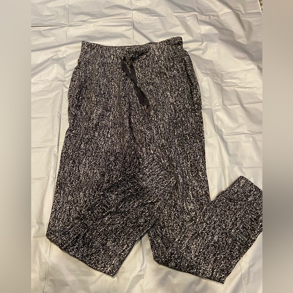 Lululemon Ready to Rulu Pant - Picture 5 of 9